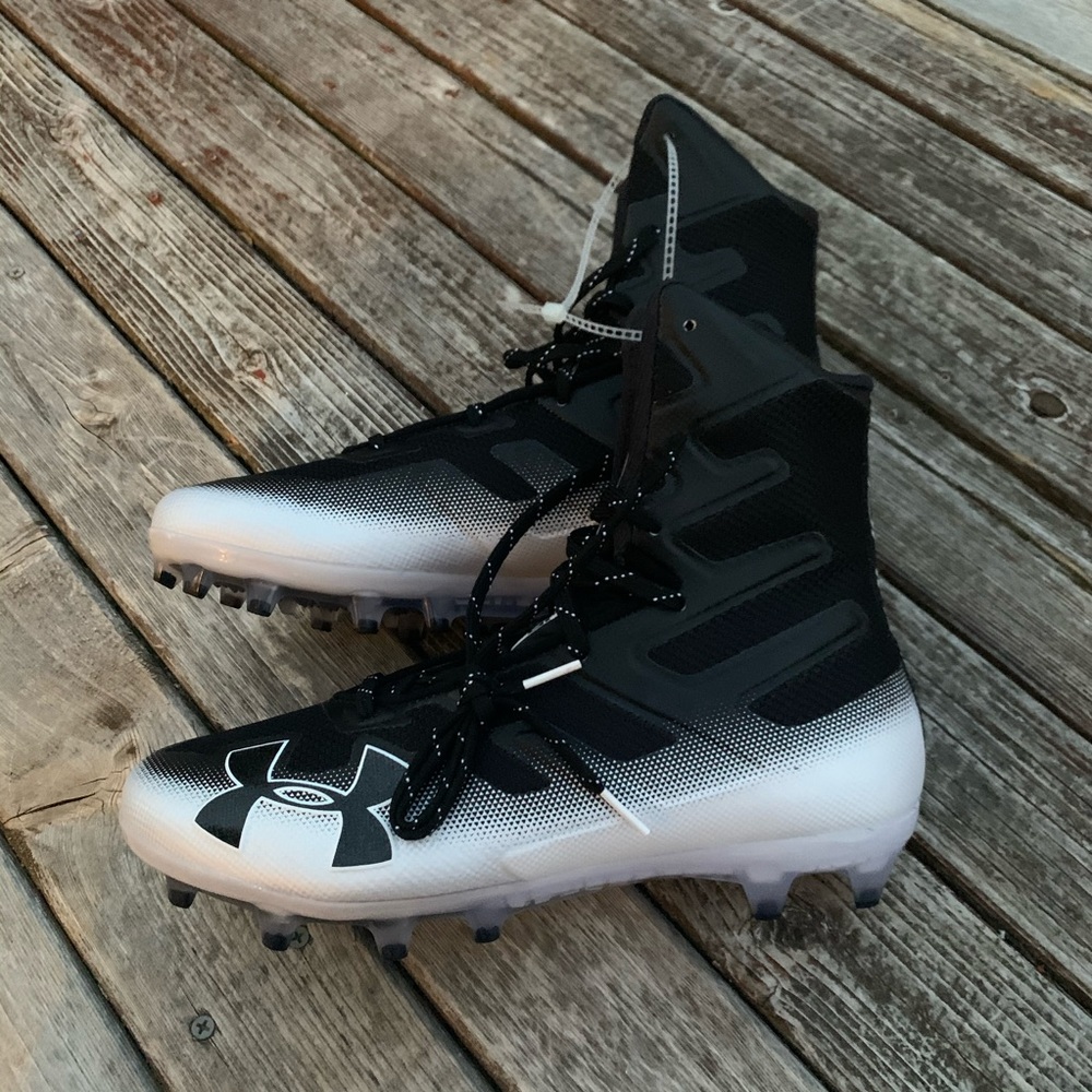 NWOT Under Armour Highlight MC Cleats